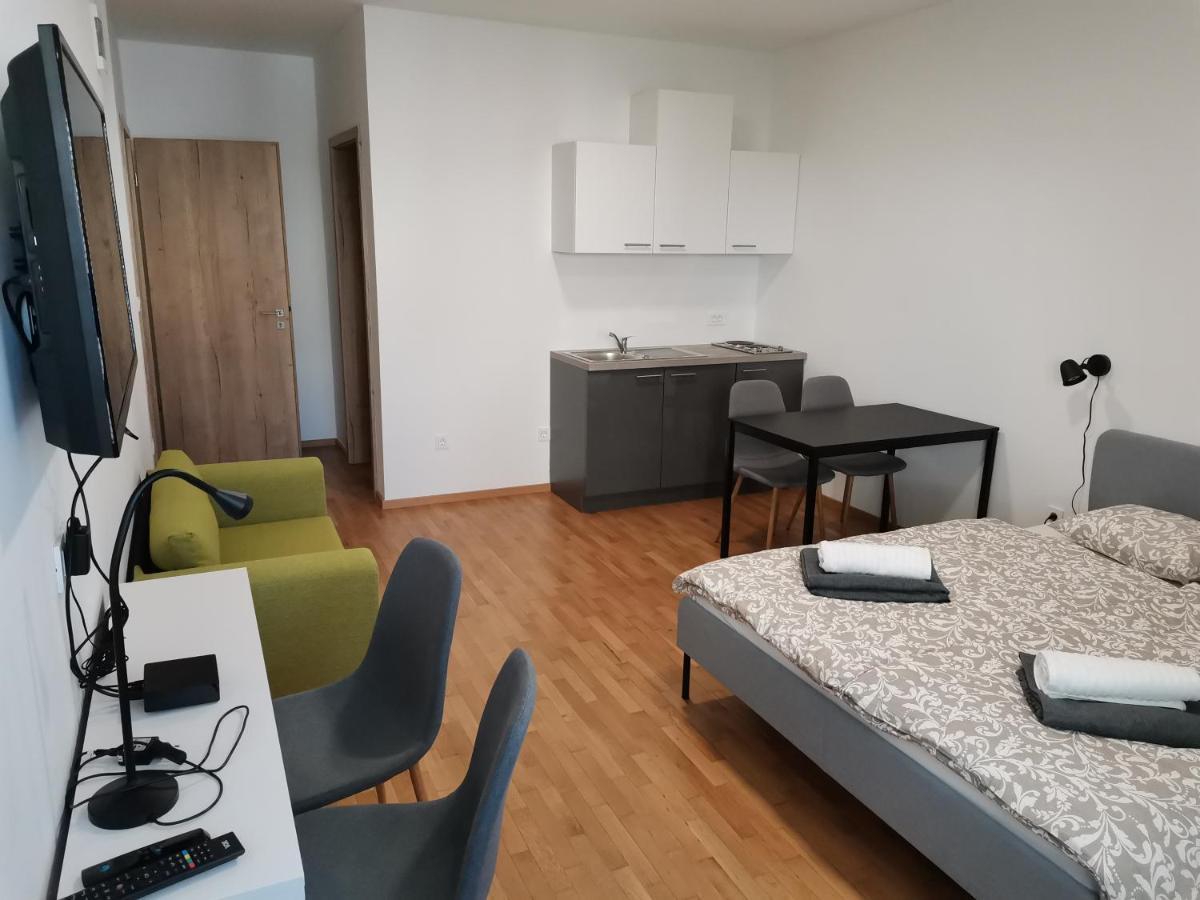 Pubyland & Apartment