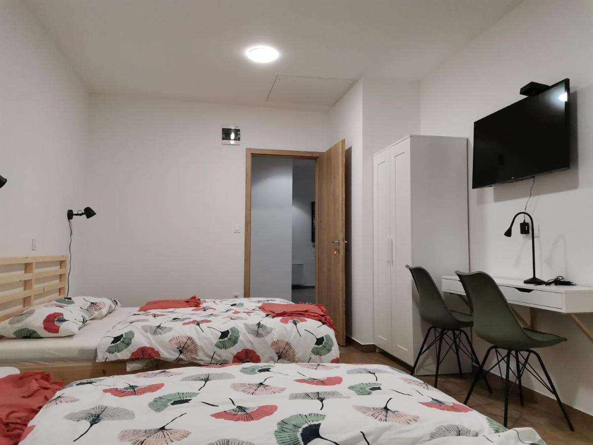 Pubyland & Apartment *